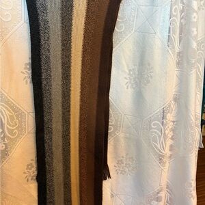 V. FRAAS Black and Gray Knit Scarf